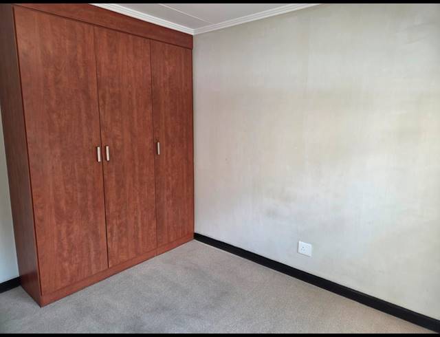 2 BEDROOM APARTMENT FOR SALE IN SUNNINGHILL